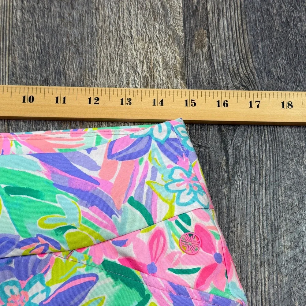 Lilly Pulitzer Luxletic Reid Womens 8 Vibrant Colorful Floral Golf Shorts